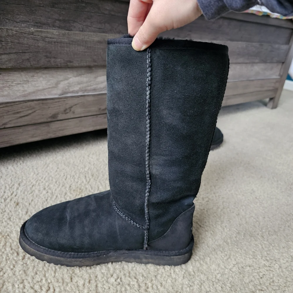 UGG black classic tall boots sheepskin shearling size 8